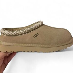 UGG Tasman II size 7 women Suede Slip-On Shoes Sand color